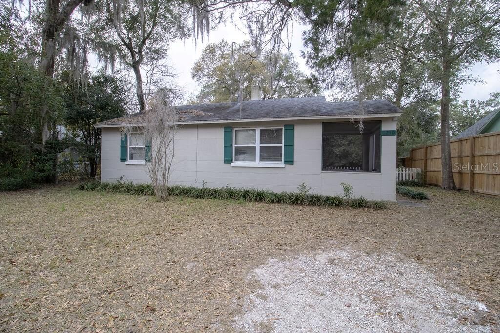 Property Photo:  3230 NW 11th Street  FL 32609 