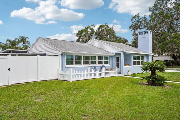 Property Photo: 1211 Morningside Drive FL 32757
