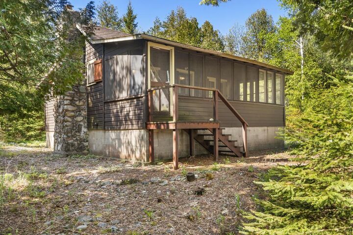 Property Photo: 1264 Wenniway Drive MI 49701-9729