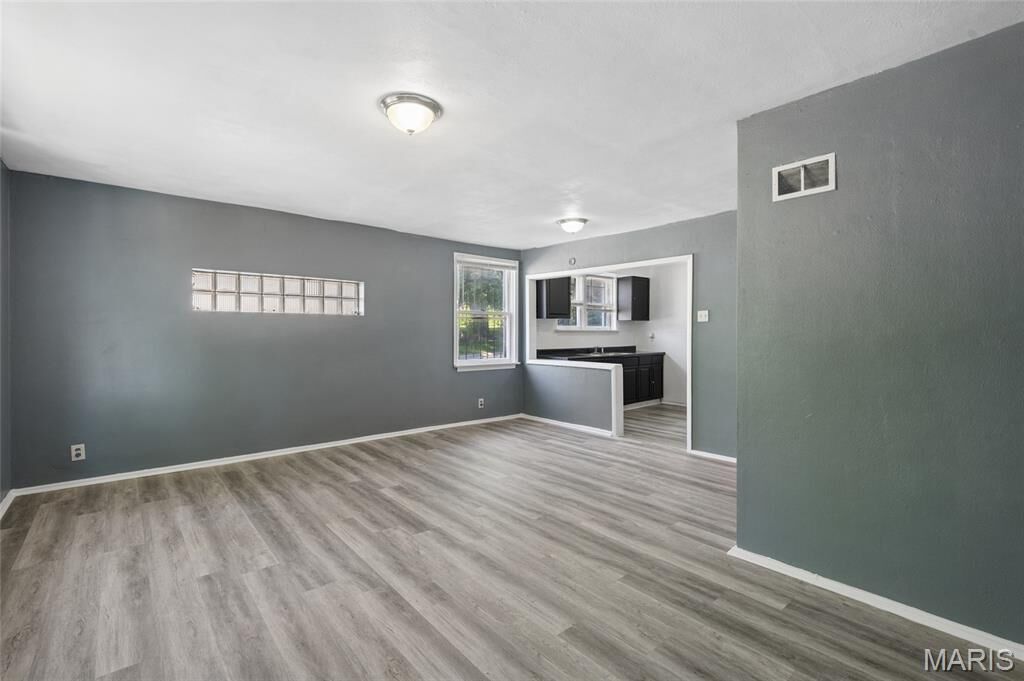 Property Photo:  837 Wall Street  MO 63147 