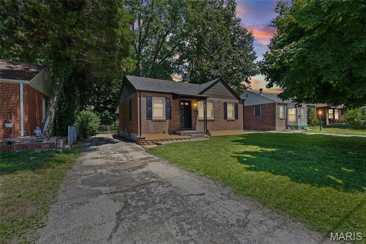 Property Photo: 580 S New Florissant Road MO 63031