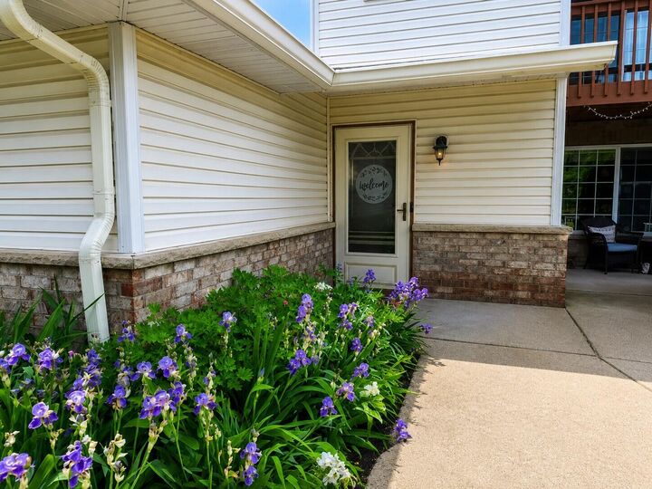 Property Photo:  2205 N University Dr  WI 53188 