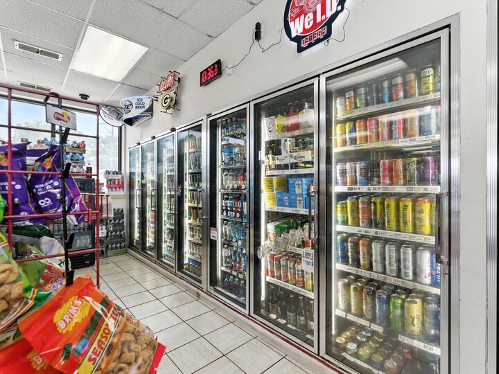 Property Photo: 2115 Main St WI 54302