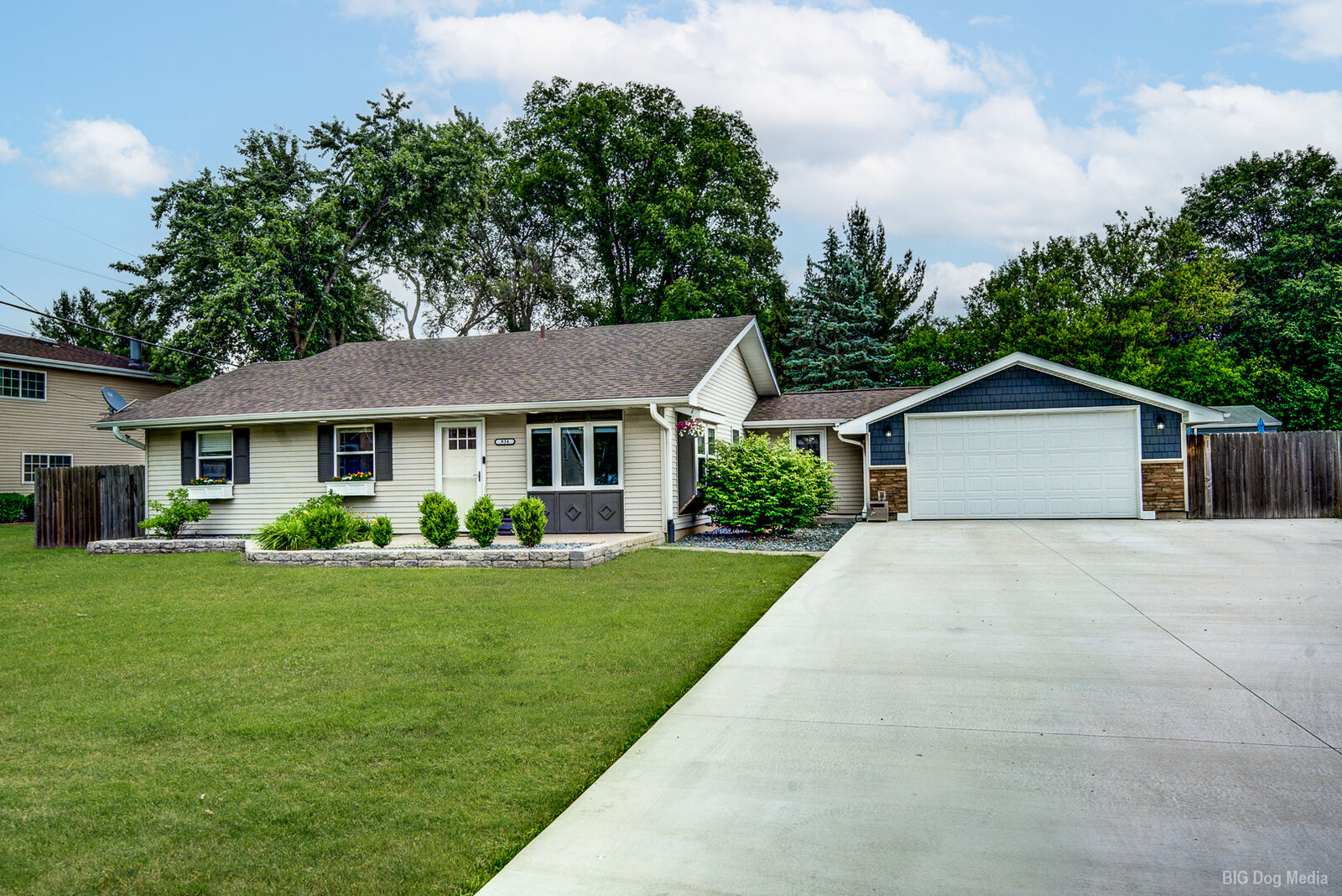 Property Photo:  934 Ogden Road  IL 60451 