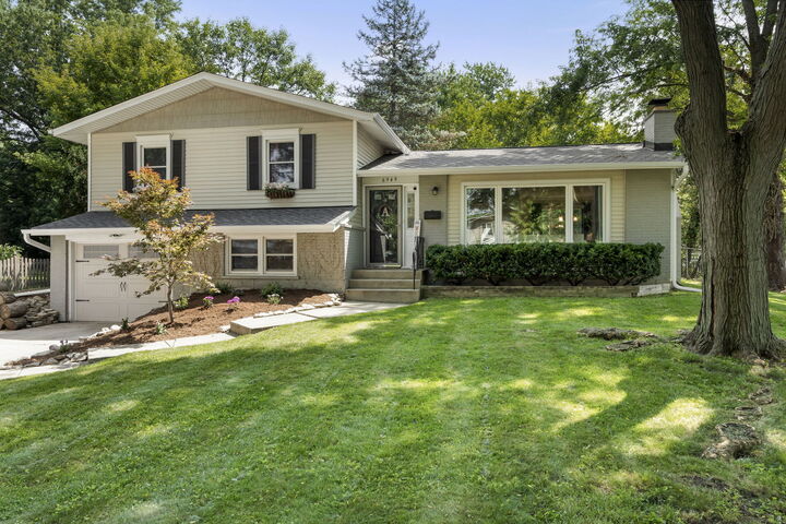 Property Photo:  6949 Meadowcrest Drive  IL 60516 