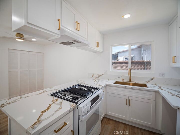 Property Photo:  5865 South Flower Street  CA 90003 