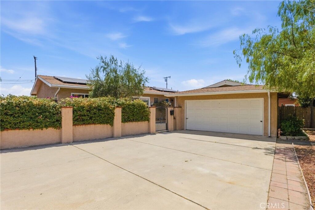 Property Photo:  224 S Mills  CA 91711 