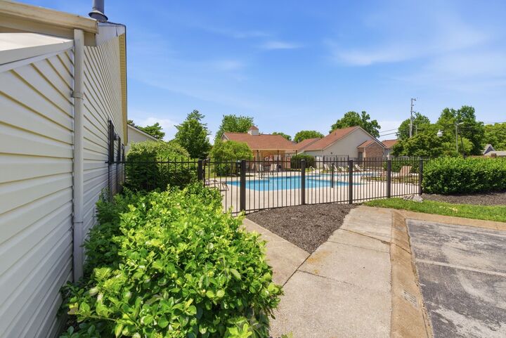 Property Photo: 301 Laurel Hill Dr TN 37138