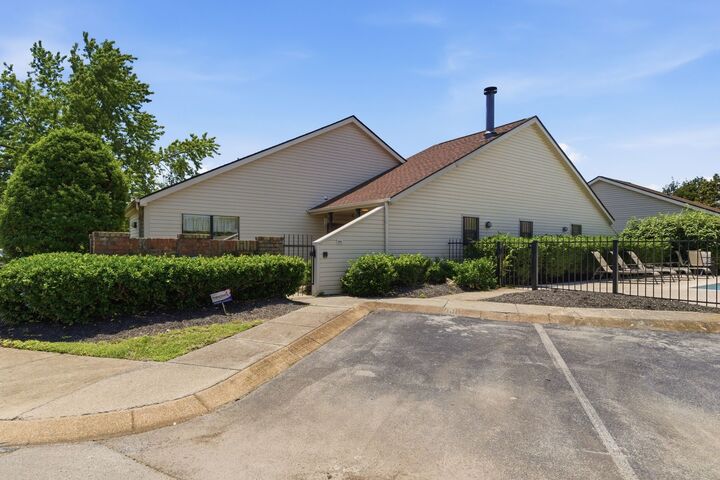 Property Photo:  301 Laurel Hill Dr  TN 37138 