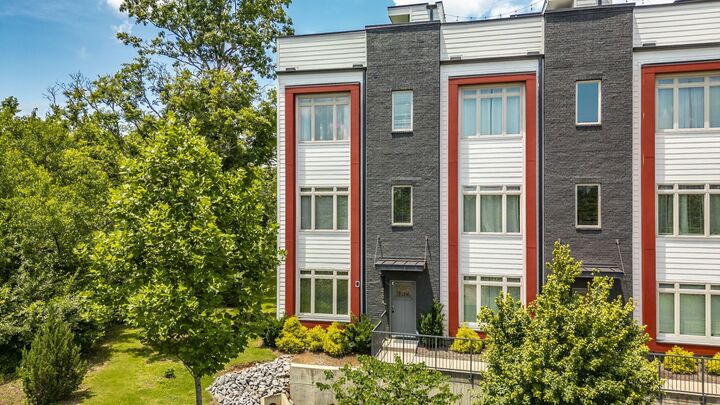 Property Photo: 970 Youngs Ln A TN 37207