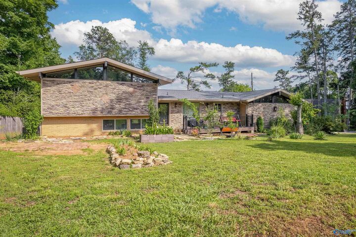 Property Photo:  2701 Scenic Highway  AL 35904 