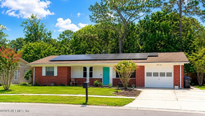 Property Photo:  1814 Grove Park Drive  FL 32073 