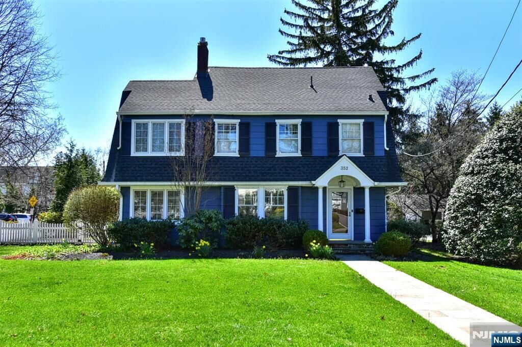 Property Photo: 352 Fairway Road NJ 07450