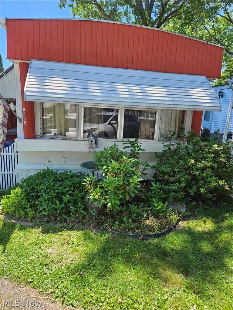 Property Photo:  1243 Los Angeles Boulevard NW  OH 44720 