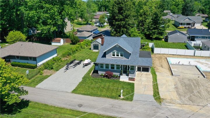 Property Photo: 17500 Lundys Lane OH 44429