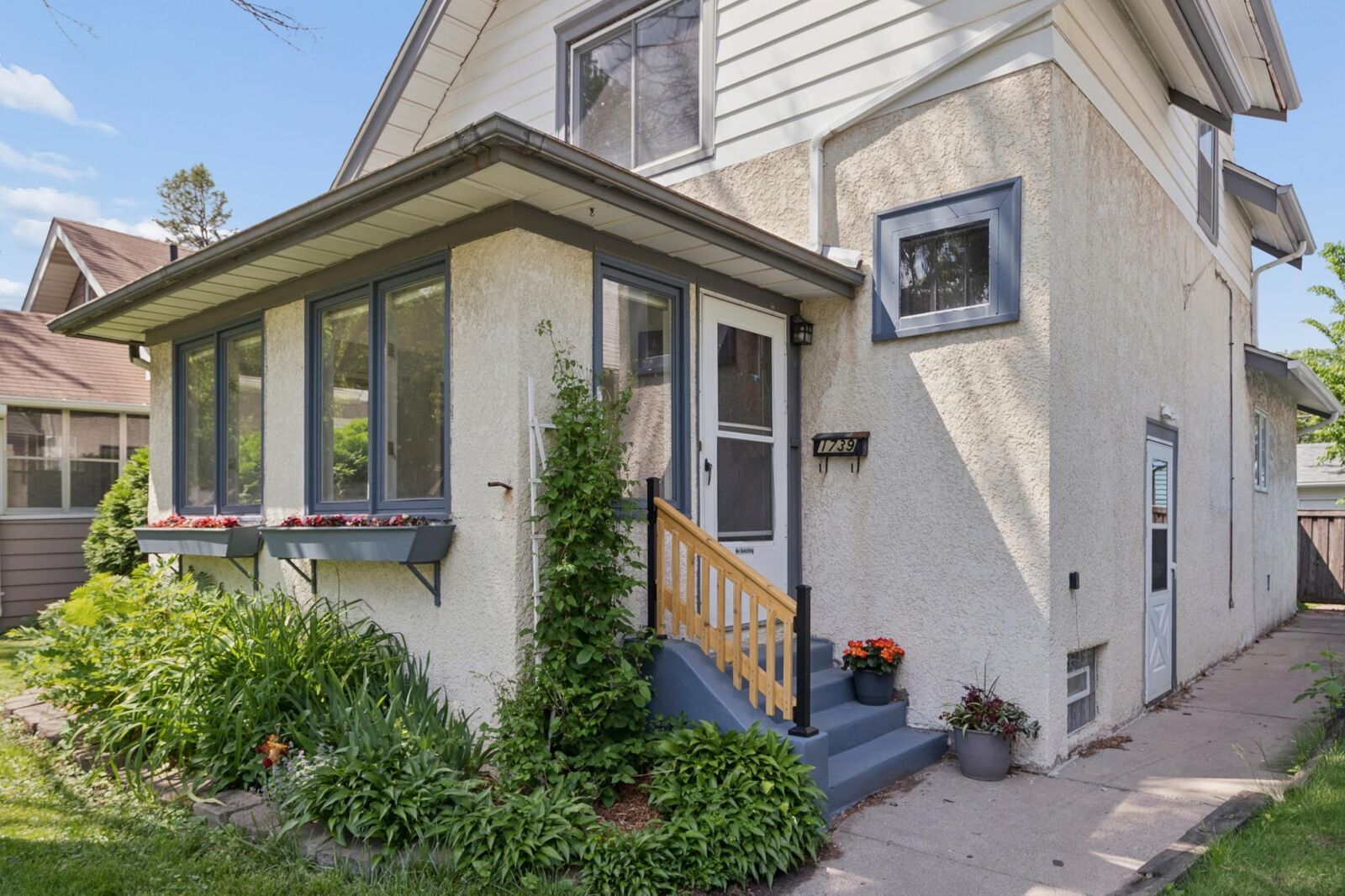 Property Photo:  1739 Palace Avenue  MN 55105 