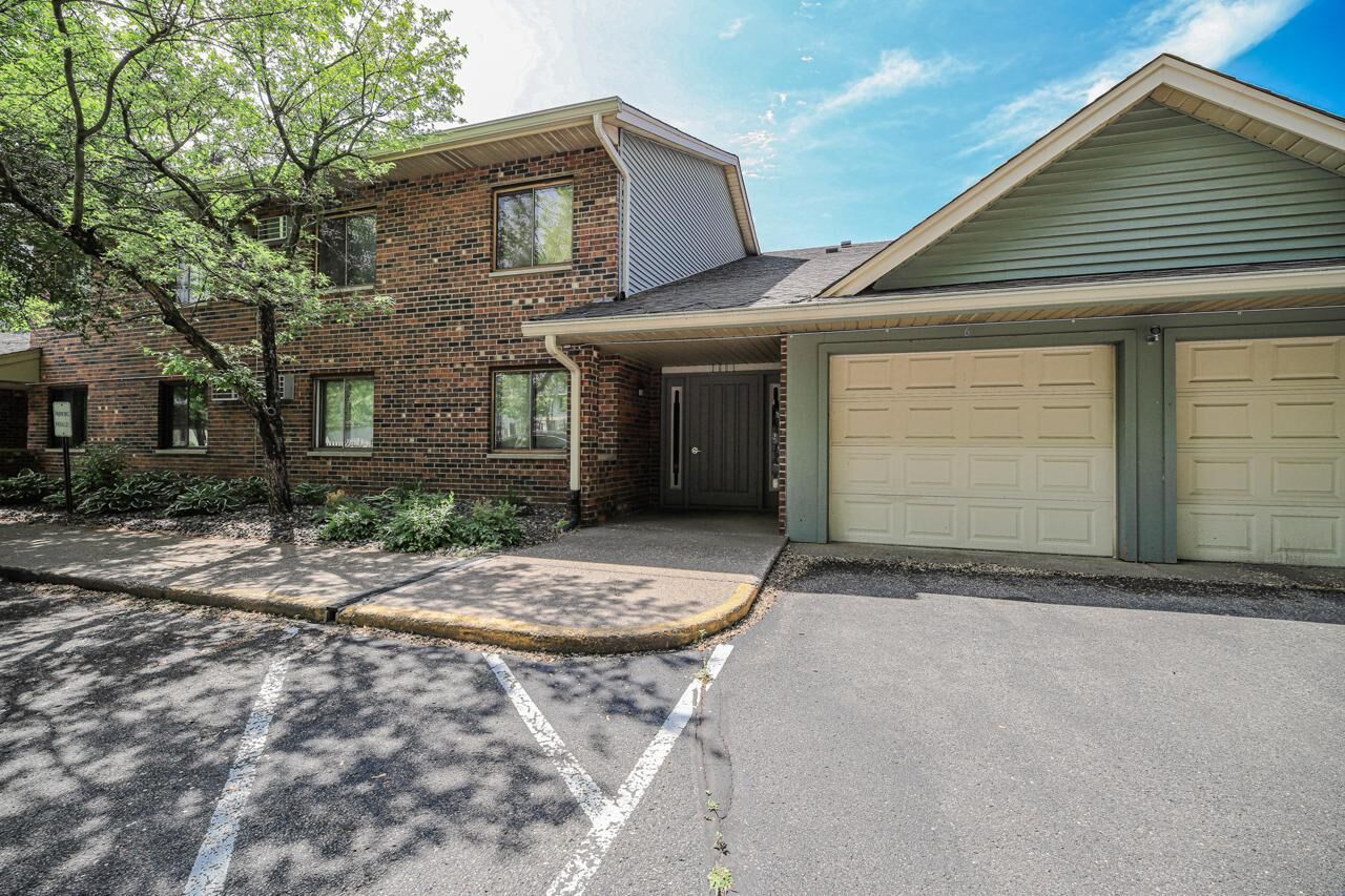 Property Photo: 1601 Cohansey Street 204 MN 55117