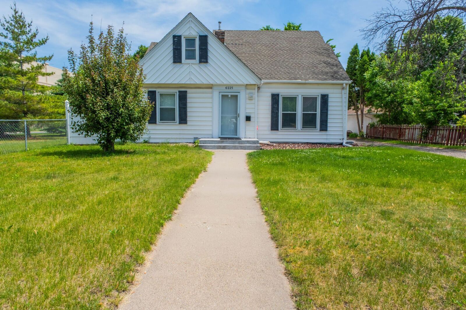 Property Photo: 6225 Pillsbury Avenue S MN 55423