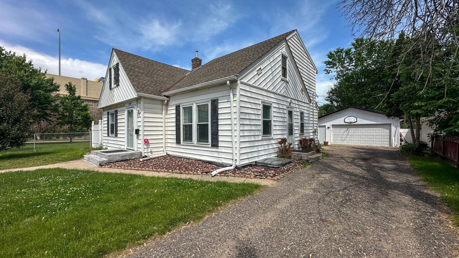 Property Photo: 6225 Pillsbury Avenue S MN 55423