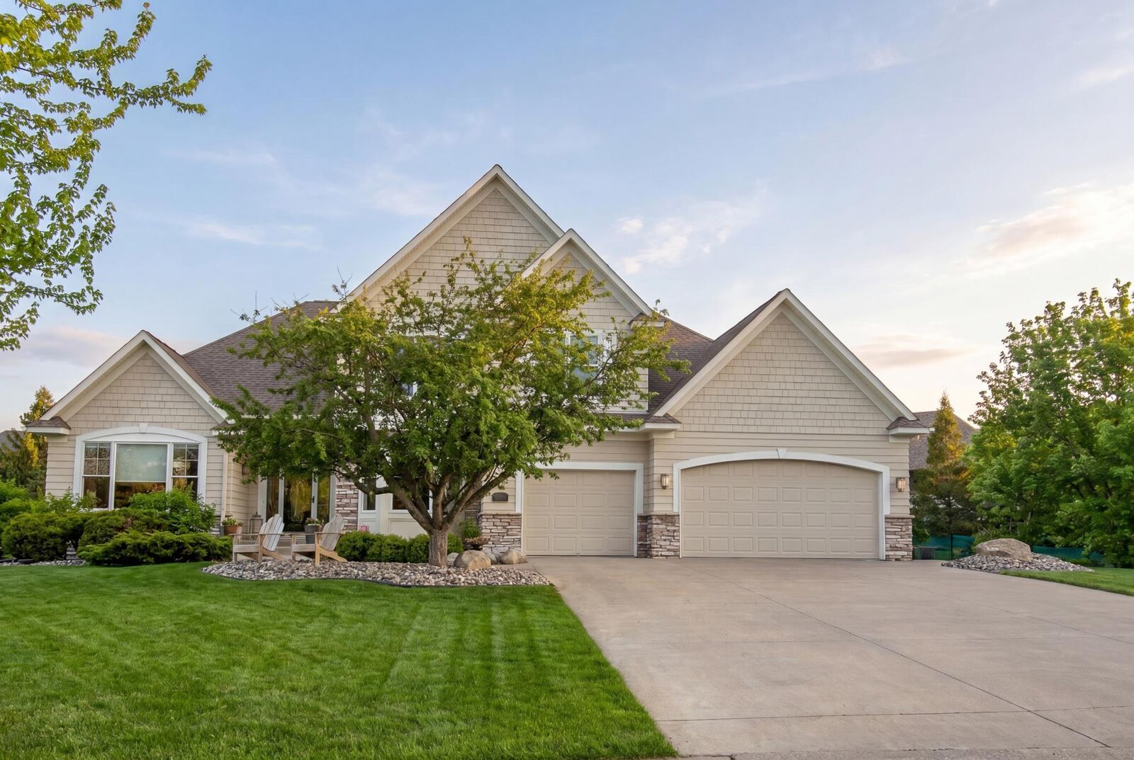 Property Photo: 11503 Armstrong Court MN 55077