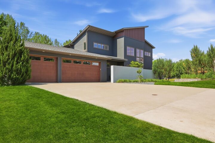 Property Photo: 2229 Wall Street MN 55122