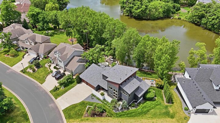 Property Photo:  2229 Wall Street  MN 55122 