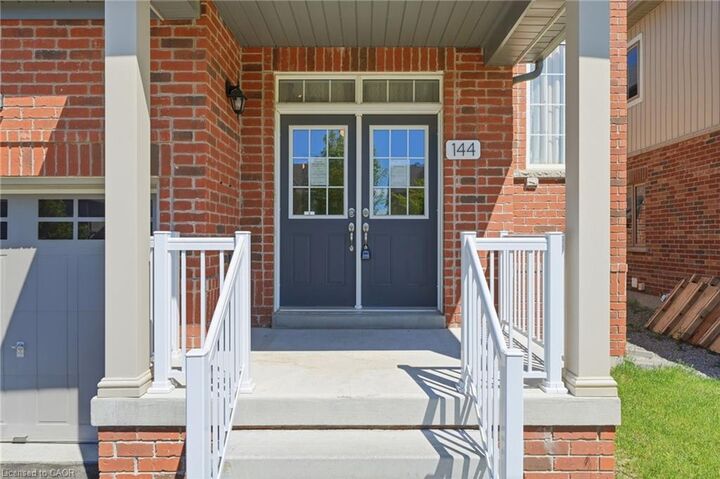Property Photo:  144 Gold Park Glen  ON L3W 0L9 