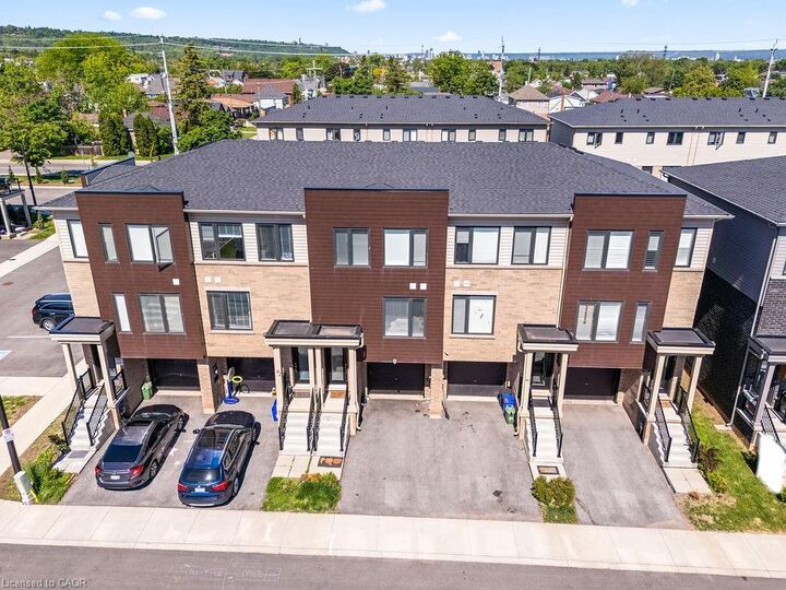Property Photo:  40 Radison Lane  ON L8H 0B5 