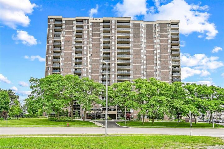 Property Photo:  301 Frances Avenue 907  ON L8E 3W6 