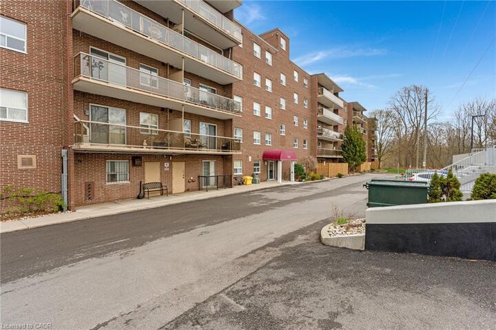 Property Photo:  793 Colborne Street 114  ON N3S 7J3 