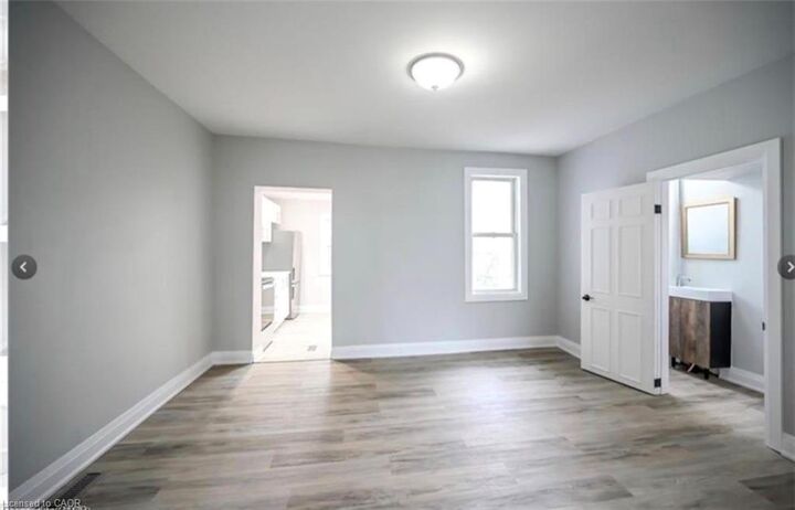 Property Photo:  1024 Cannon Street E  ON L8L 2H6 