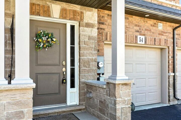 Property Photo:  54 Aquarius Crescent  ON L0R 1P0 