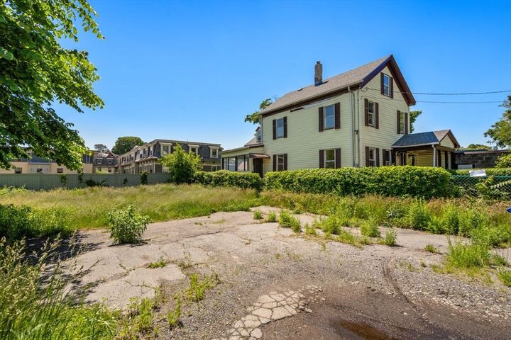 Property Photo:  2 Magnolia Pl  MA 02125 