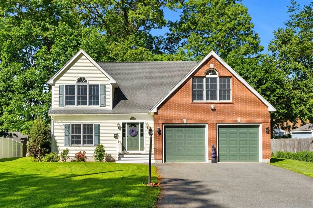 Property Photo:  95 Maryland Ave  MA 01851 