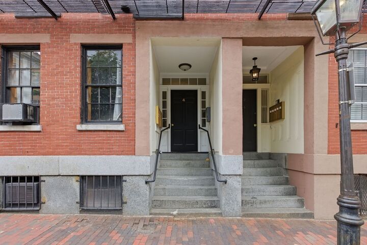 Property Photo: 4 Derne St 2 MA 02114