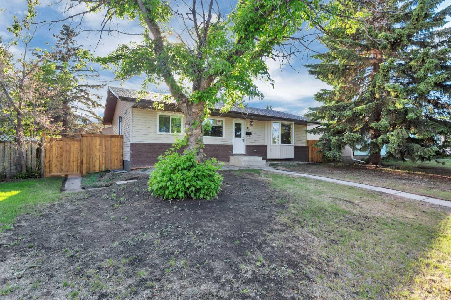 Property Photo:  87 Norris Close  AB T4P 1R2 
