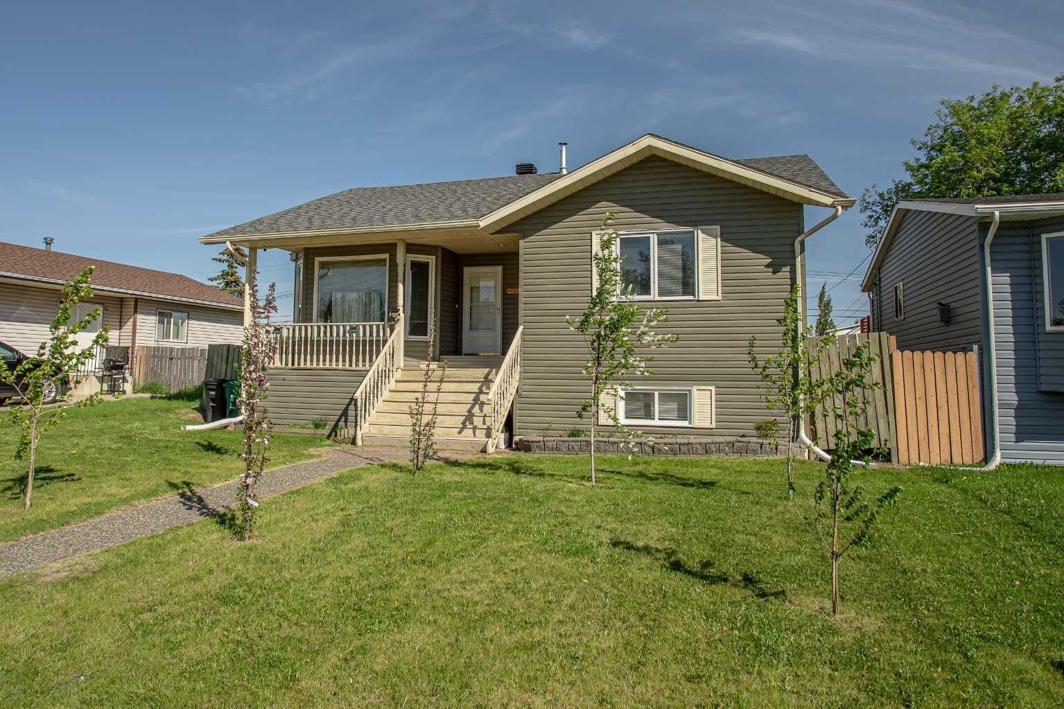Property Photo:  10415 106 Street  AB T0H 1Z0 