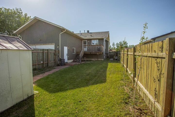 10415 106 Street — photo 1