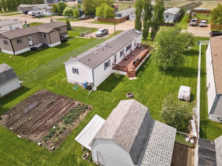 Property Photo:  10521 102A Street  AB T0H 2H0 