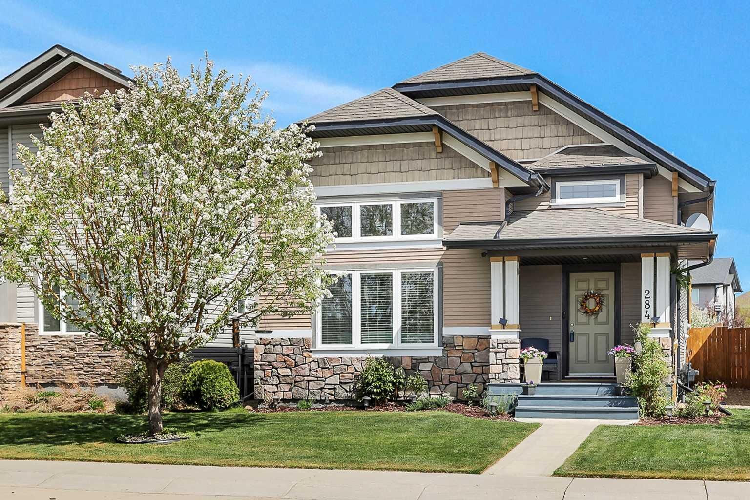 Property Photo: 284 Vanson Close AB T4R 0G6
