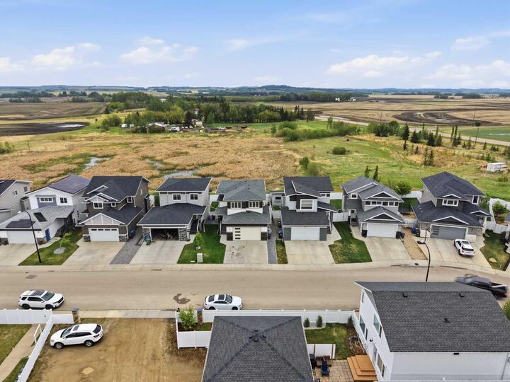 Property Photo:  99 Vancouver Crescent  AB T4R 0P3 