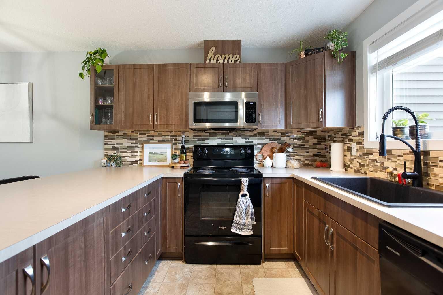 Property Photo: 79 Sunset Road AB T4C 0W4