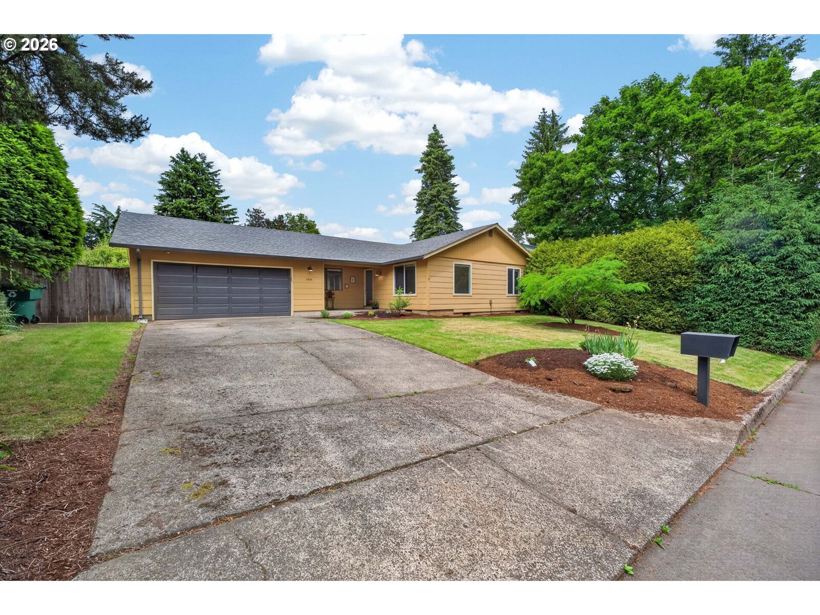Property Photo:  1424 NE 102nd Ave  WA 98664 