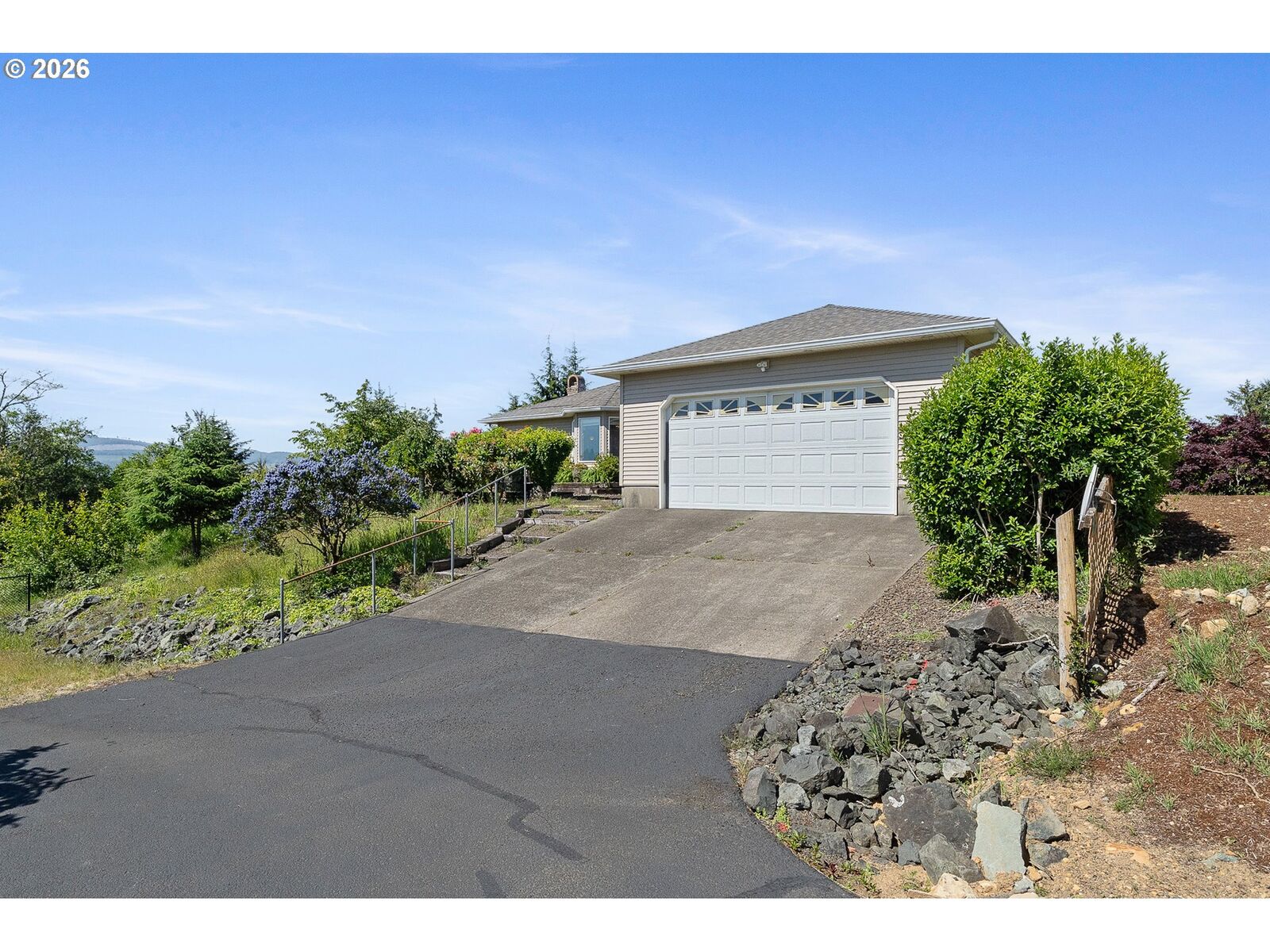 Property Photo: 5065 S Ridge Dr OR 97107