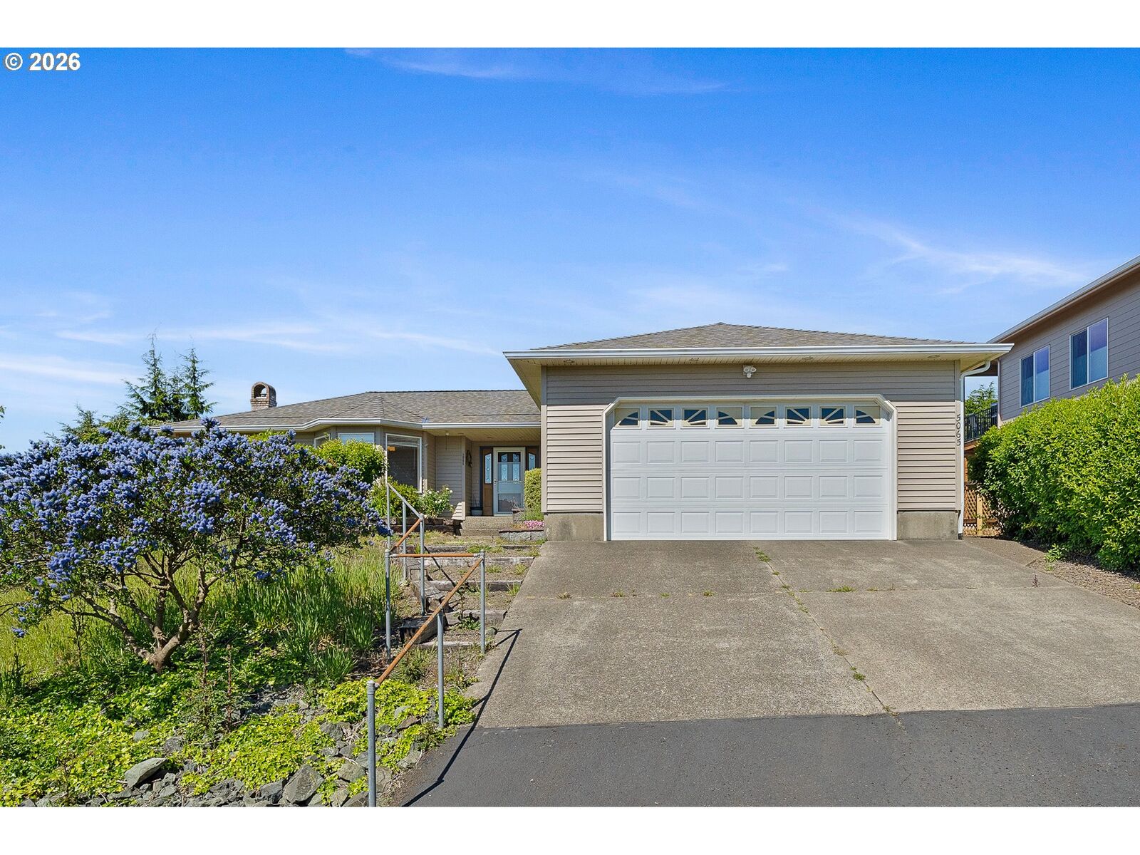 Property Photo:  5065 S Ridge Dr  OR 97107 