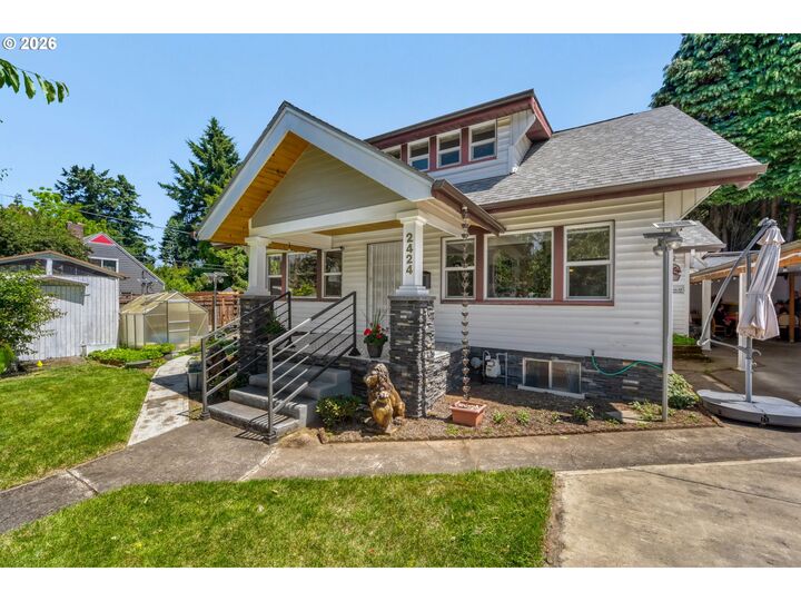 Property Photo: 2424 NE 102nd Ave OR 97220