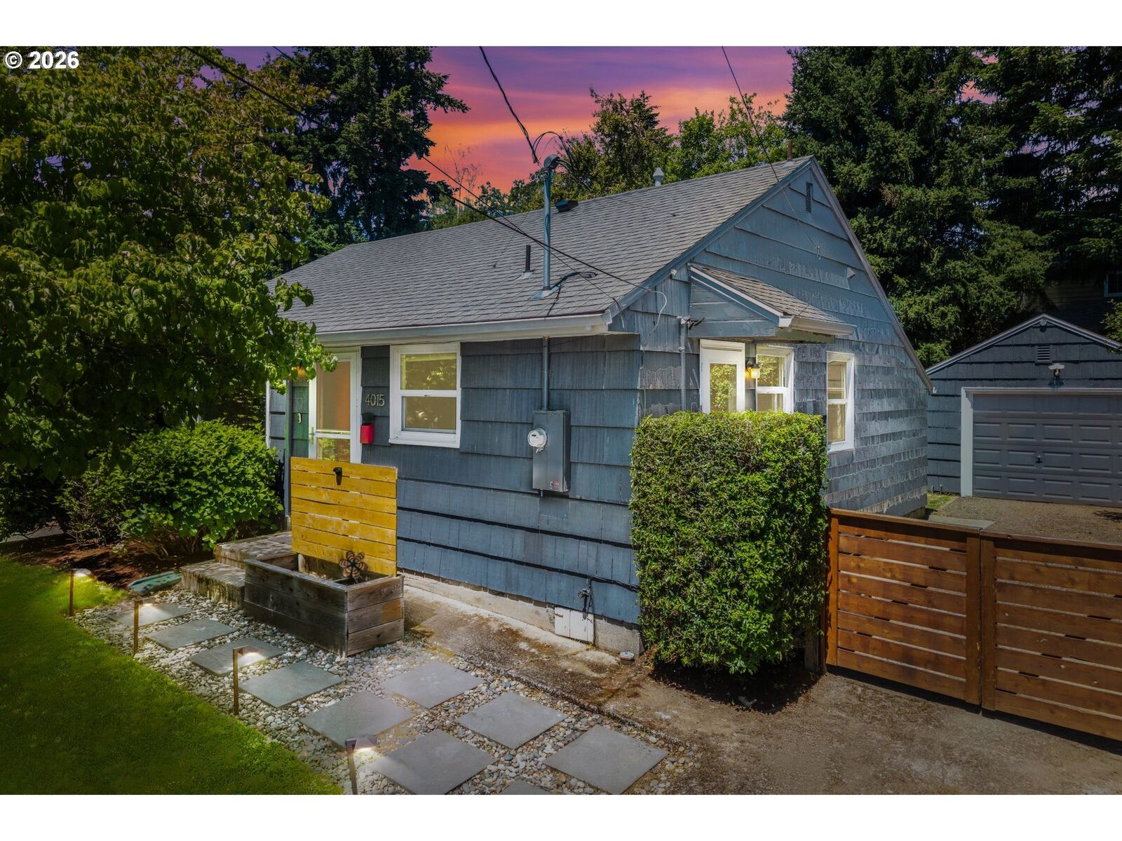 Property Photo: 4015 SE Lexington St OR 97202