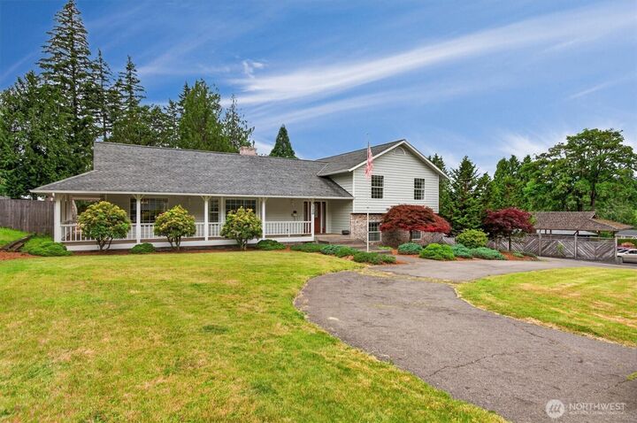 Property Photo:  3120  Laurel Road  WA 98632 