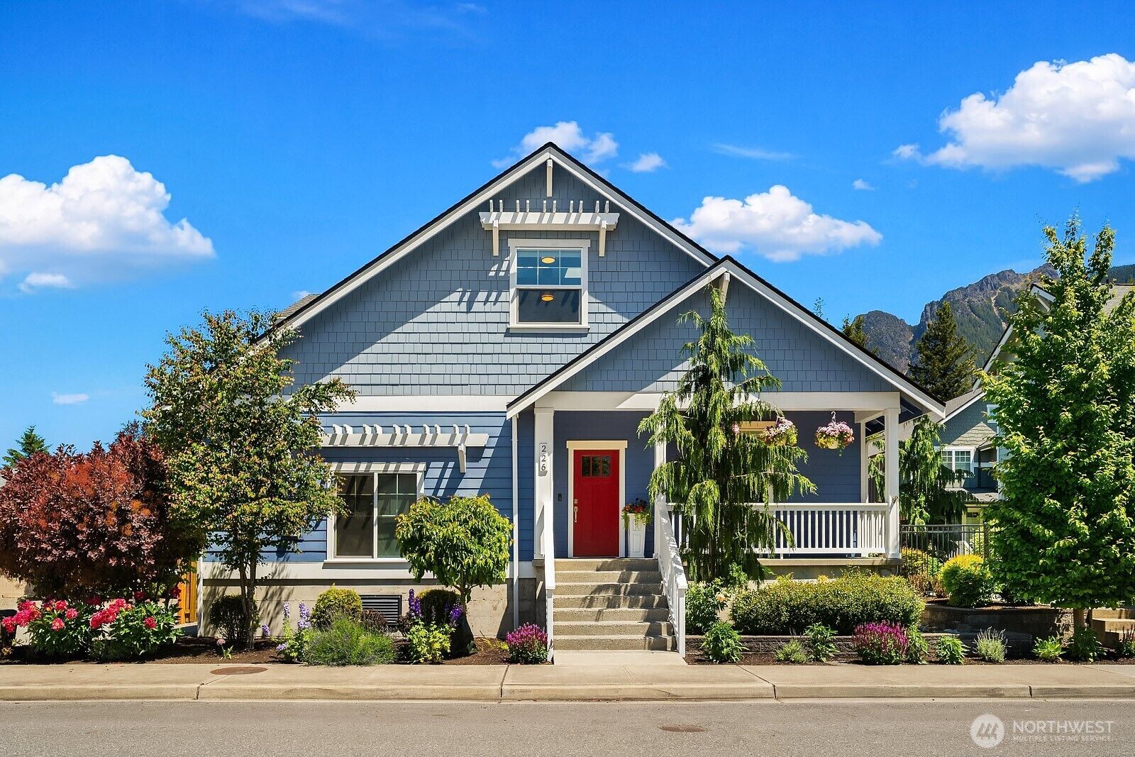 Property Photo:  226 E 2nd Street  WA 98045 