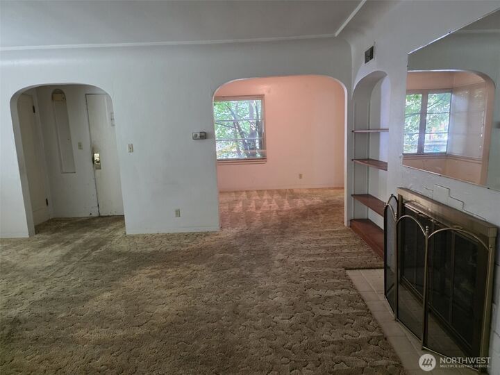 Property Photo:  811  Lewis Avenue  WA 98390 